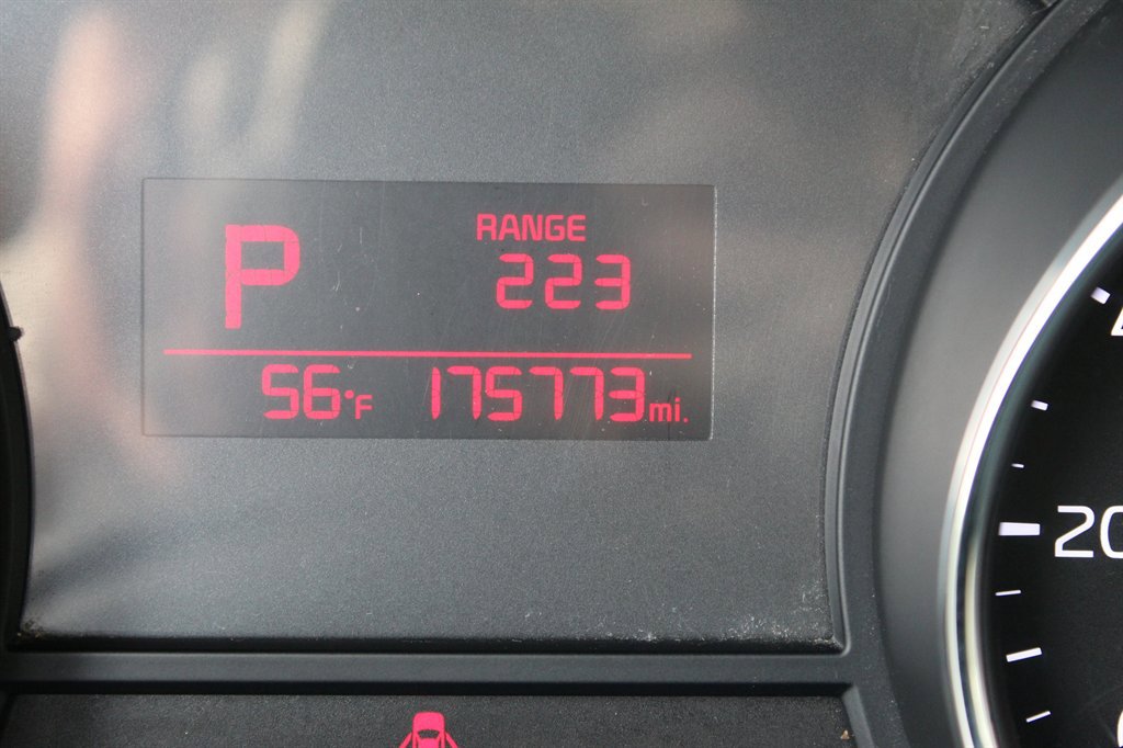 Used 2016 Kia Sedona LX w/ Option Group 020 image 9