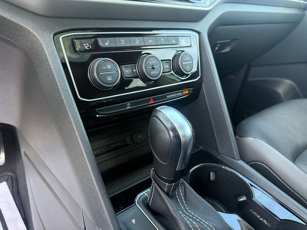 Used 2022 Volkswagen Atlas SEL Premium image 25