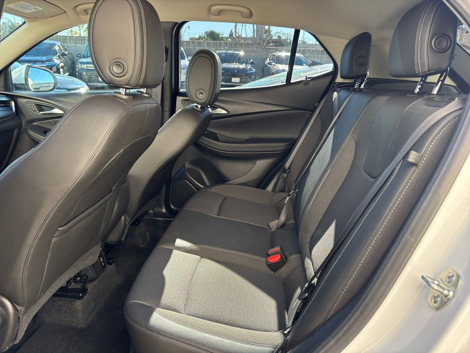 Used 2025 Buick Encore GX Preferred image 25