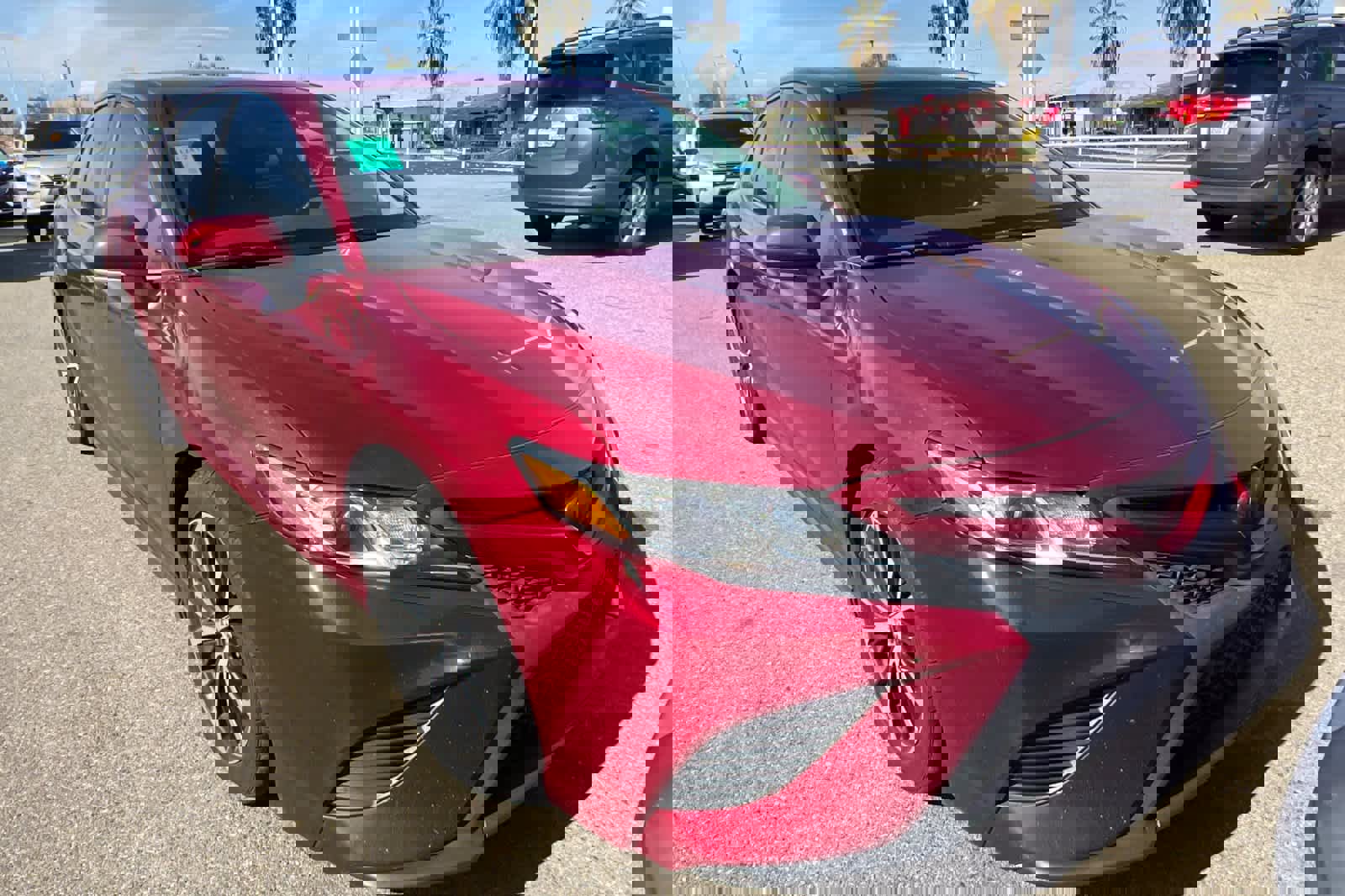 Certified 2018 Toyota Camry SE w/ Moonroof Package image 3