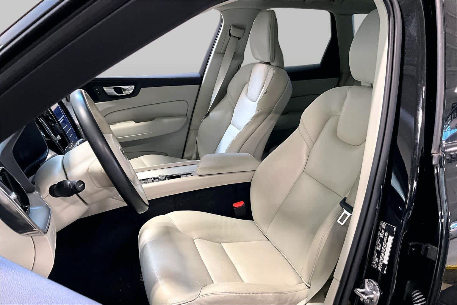 Certified 2024 Volvo XC60 B5 Core w/ Protection Package Premier AWD/4WD image 9