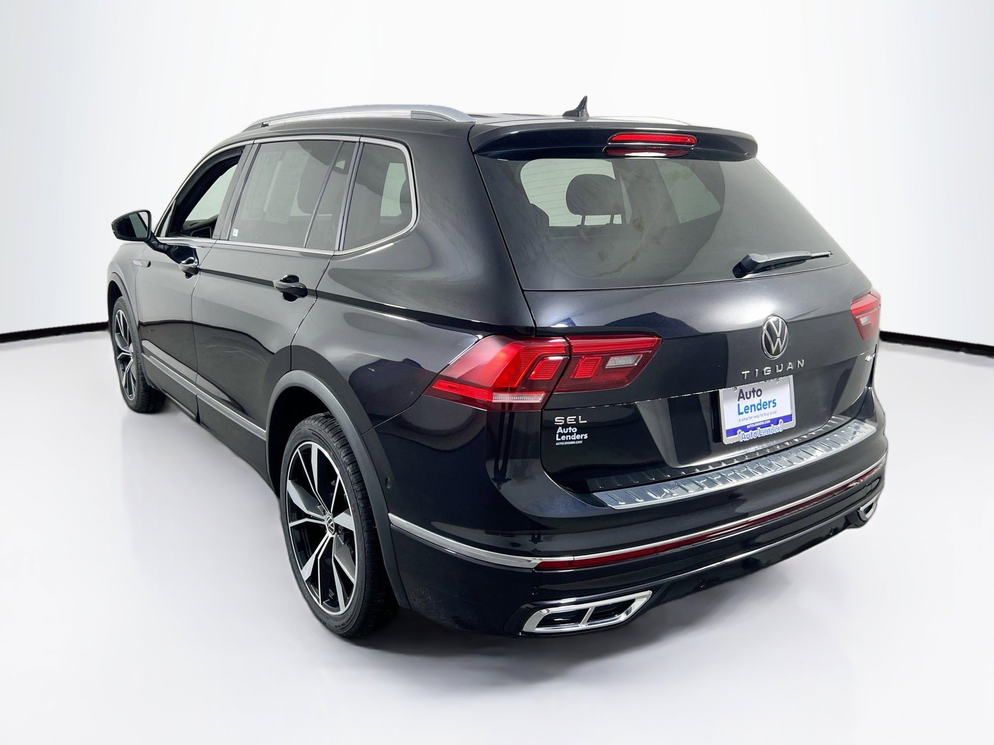 Used 2022 Volkswagen Tiguan SEL R-Line AWD/4WD image 7