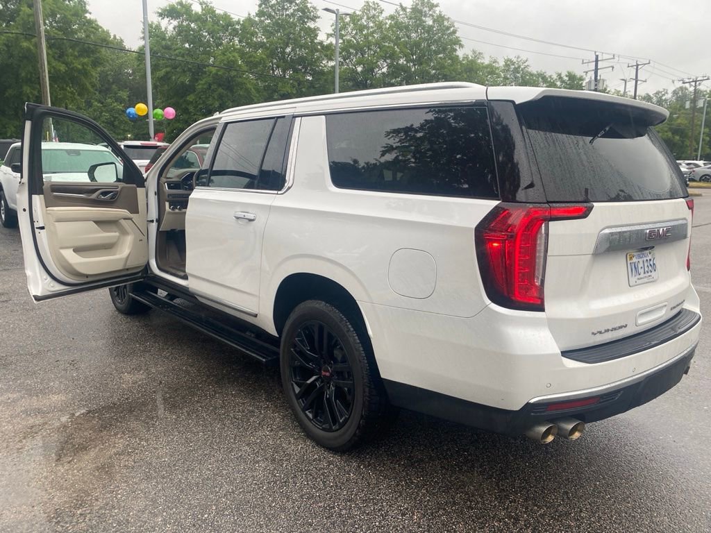 Used 2021 GMC Yukon XL Denali w/ Denali Ultimate Package AWD/4WD image 11