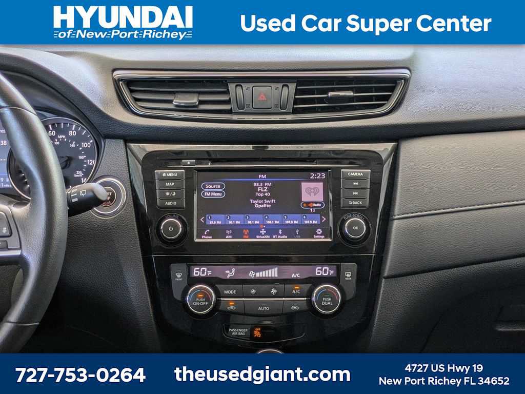 Used 2018 Nissan Rogue SV w/ Premium Package FWD image 21
