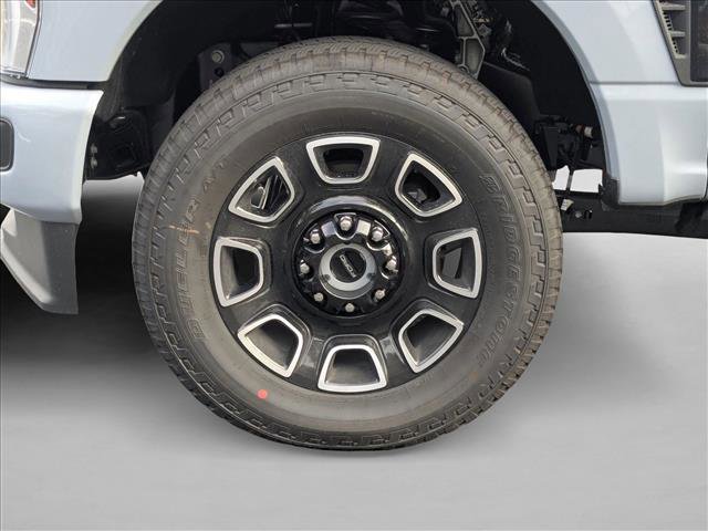 New 2026 Ford F350 Platinum w/ FX4 Off-Road Package AWD/4WD image 9