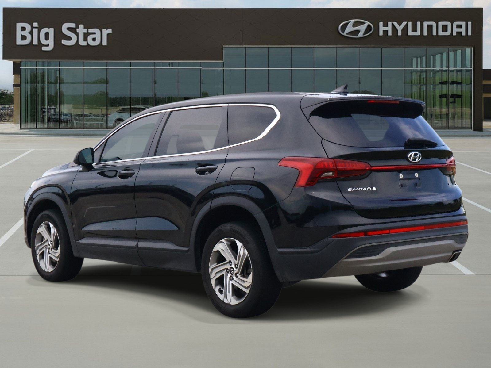 Used 2023 Hyundai Santa Fe SE w/ Cargo Package AWD/4WD image 3