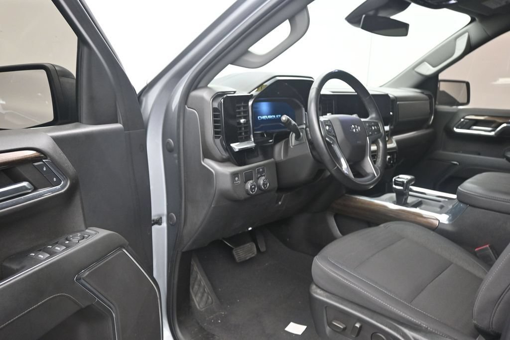 Used 2024 Chevrolet Silverado 1500 RST RWD image 10