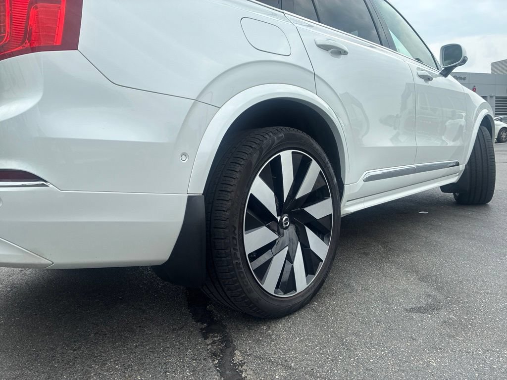 Used 2024 Volvo XC90 T8 Plus w/ Protection Package Premier AWD/4WD image 3