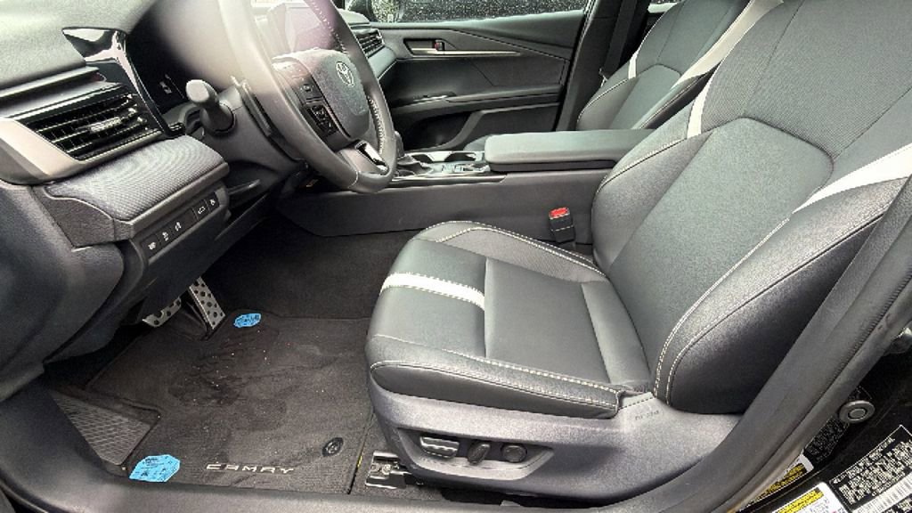 Used 2026 Toyota Camry Hybrid w/ Convenience Package FWD image 12