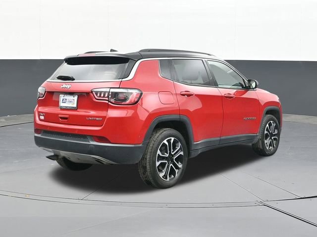 Used 2023 Jeep Compass Limited image 14