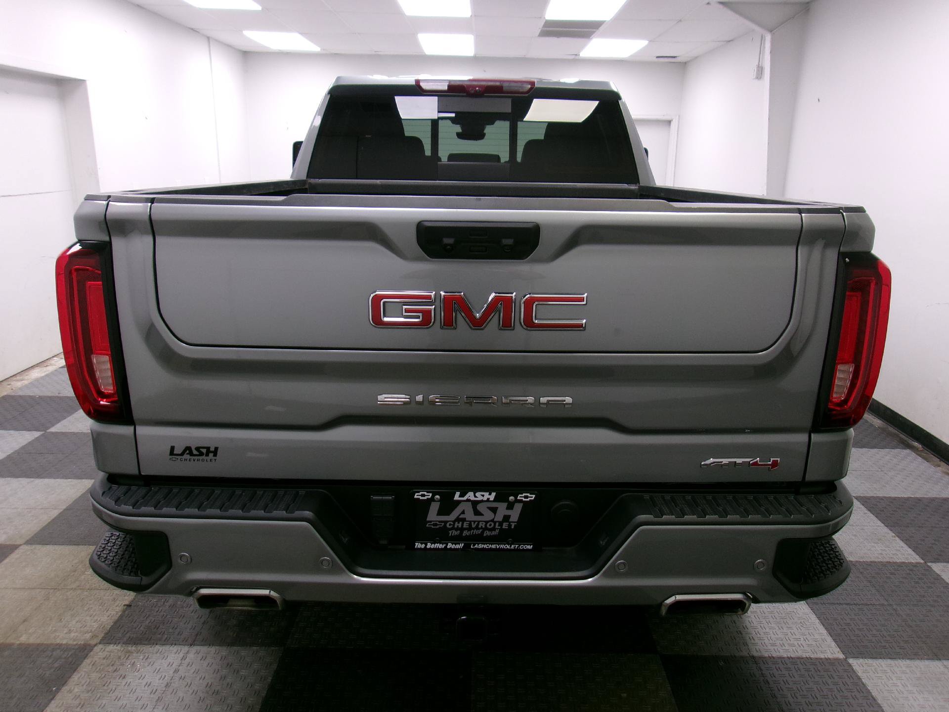Used 2024 GMC Sierra 1500 AT4 w/ Technology Package AWD/4WD image 13