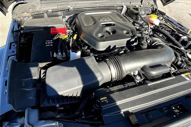 Used 2025 Jeep Wrangler Sahara image 7