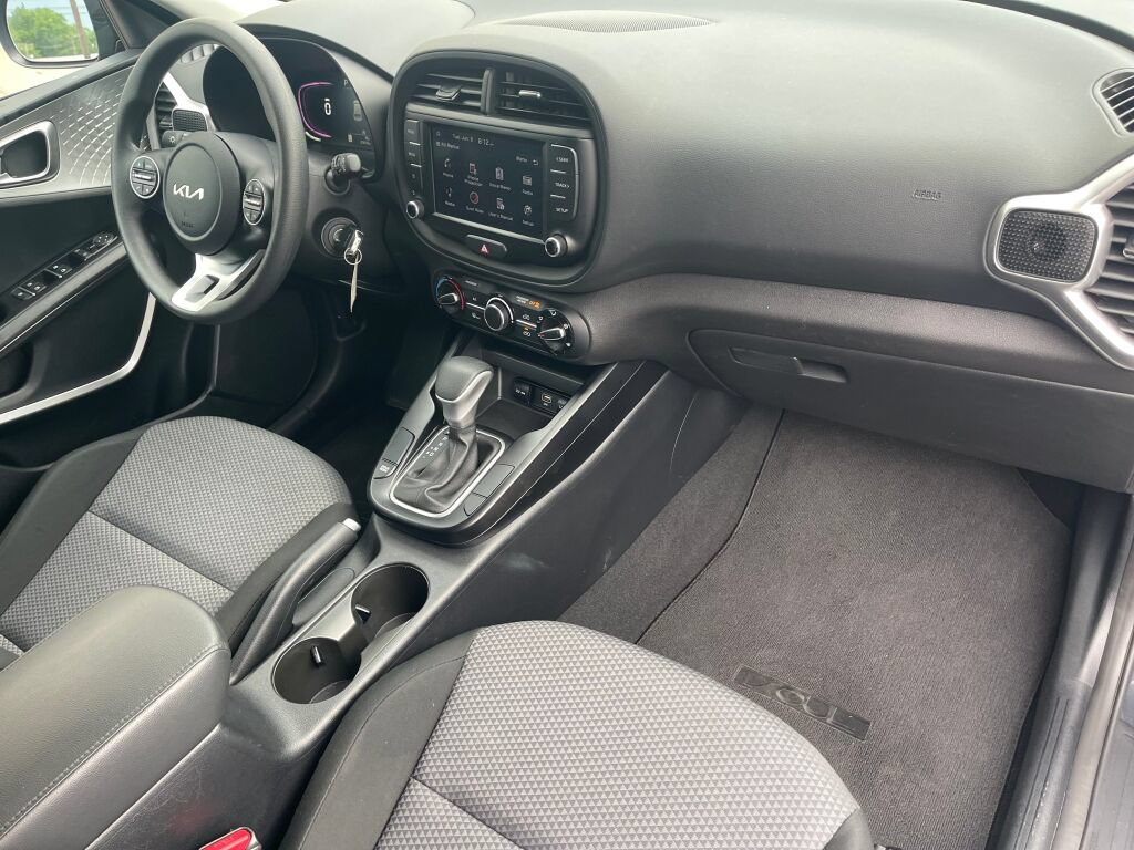 Used 2023 Kia Soul LX w/ Option Group 015 FWD image 30