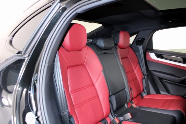 New 2025 Porsche Cayenne Coupe image 24