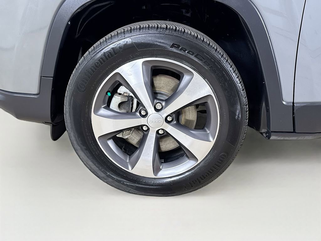 Certified 2022 Jeep Cherokee Limited AWD/4WD image 27
