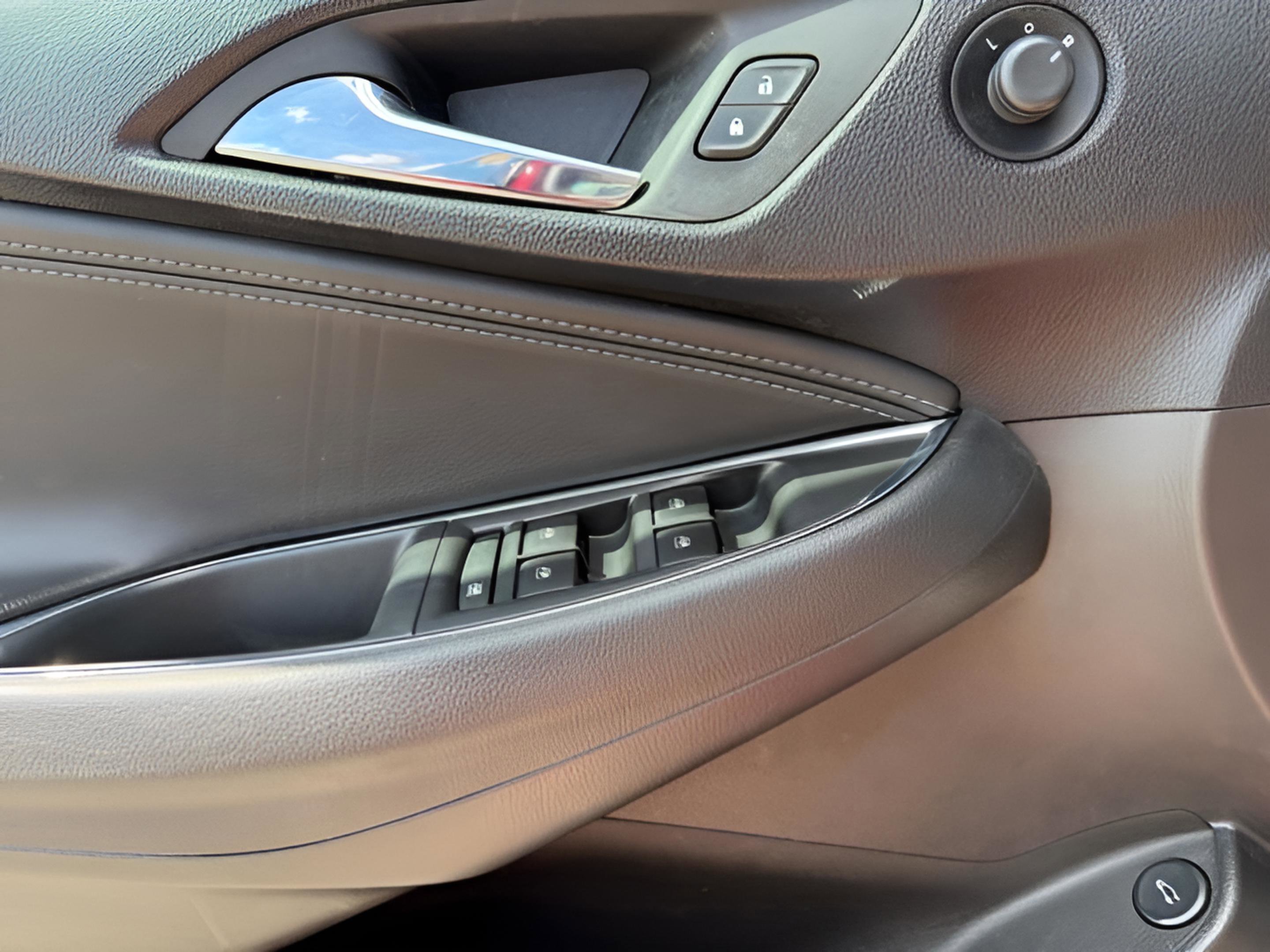 Used 2017 Chevrolet Cruze Premier image 20