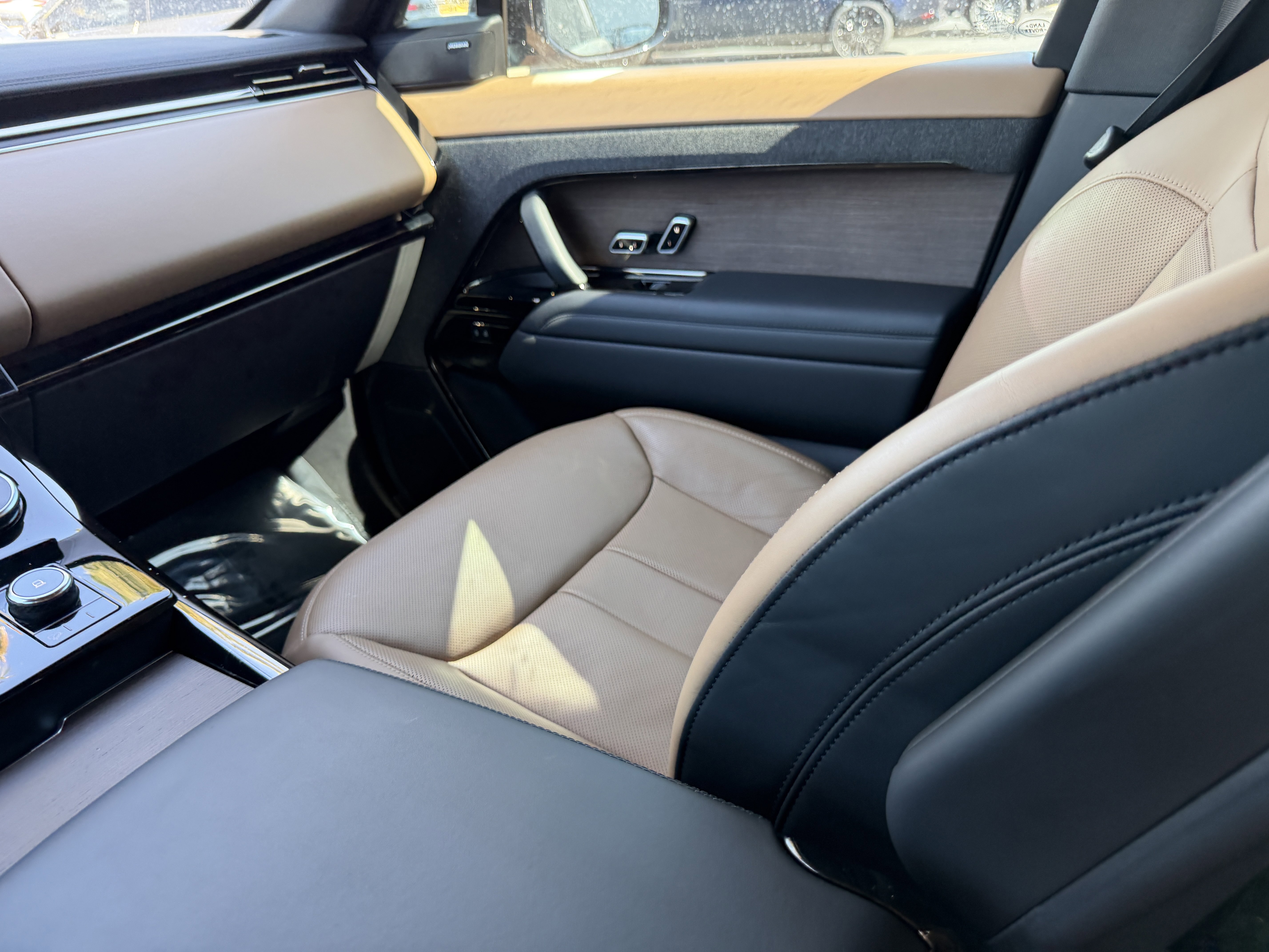 Used 2023 Land Rover Range Rover Sport SE Dynamic image 16