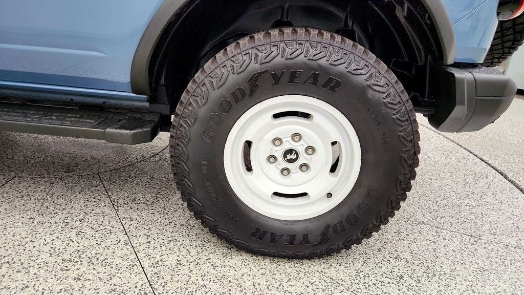 Used 2023 Ford Bronco Heritage Edition AWD/4WD image 9