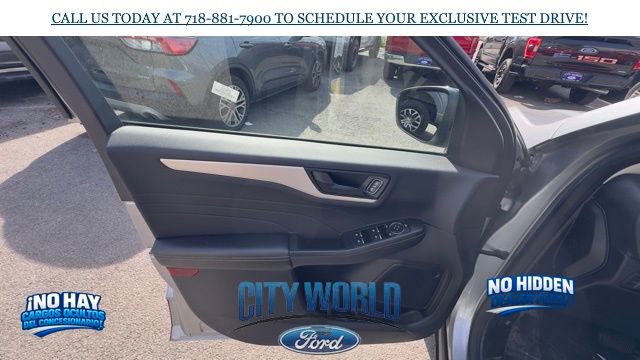Certified 2022 Ford Escape SE w/ SE Sport Appearance Package AWD/4WD image 6