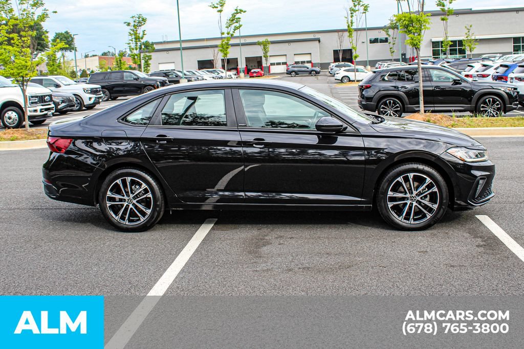 Used 2025 Volkswagen Jetta Sport FWD image 8