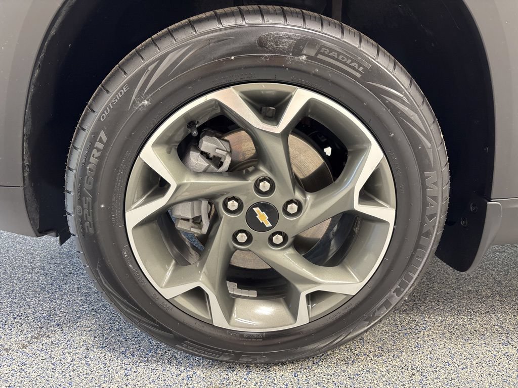 Used 2024 Chevrolet Trax LT w/ Driver Confidence Package FWD image 39
