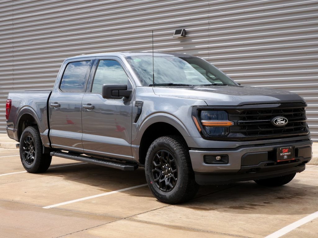 New 2026 Ford F150 XLT w/ XLT Black Appearance Package