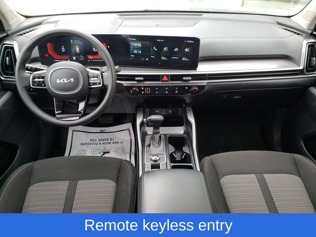 Used 2024 Kia Sorento LX image 11