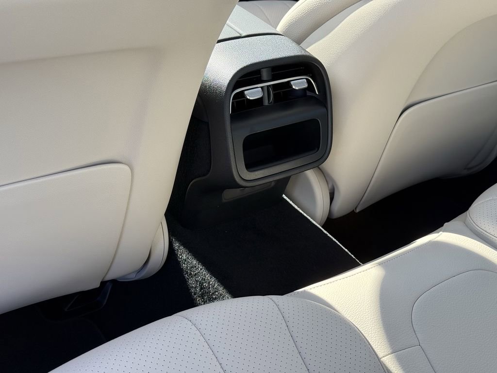 New 2026 Mercedes-Benz E 350 4MATIC Sedan image 12