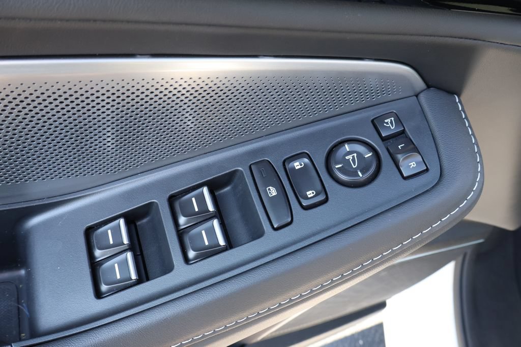 Used 2025 Acura MDX FWD w/ Technology Package image 13