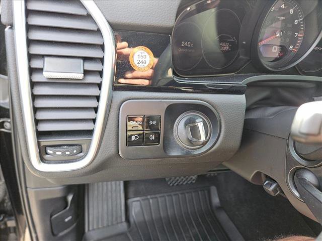 Used 2021 Porsche Cayenne image 21