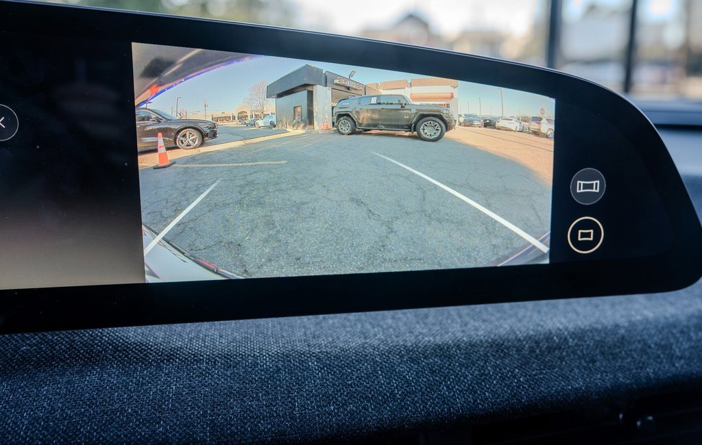 Used 2024 Lucid Air Touring image 11