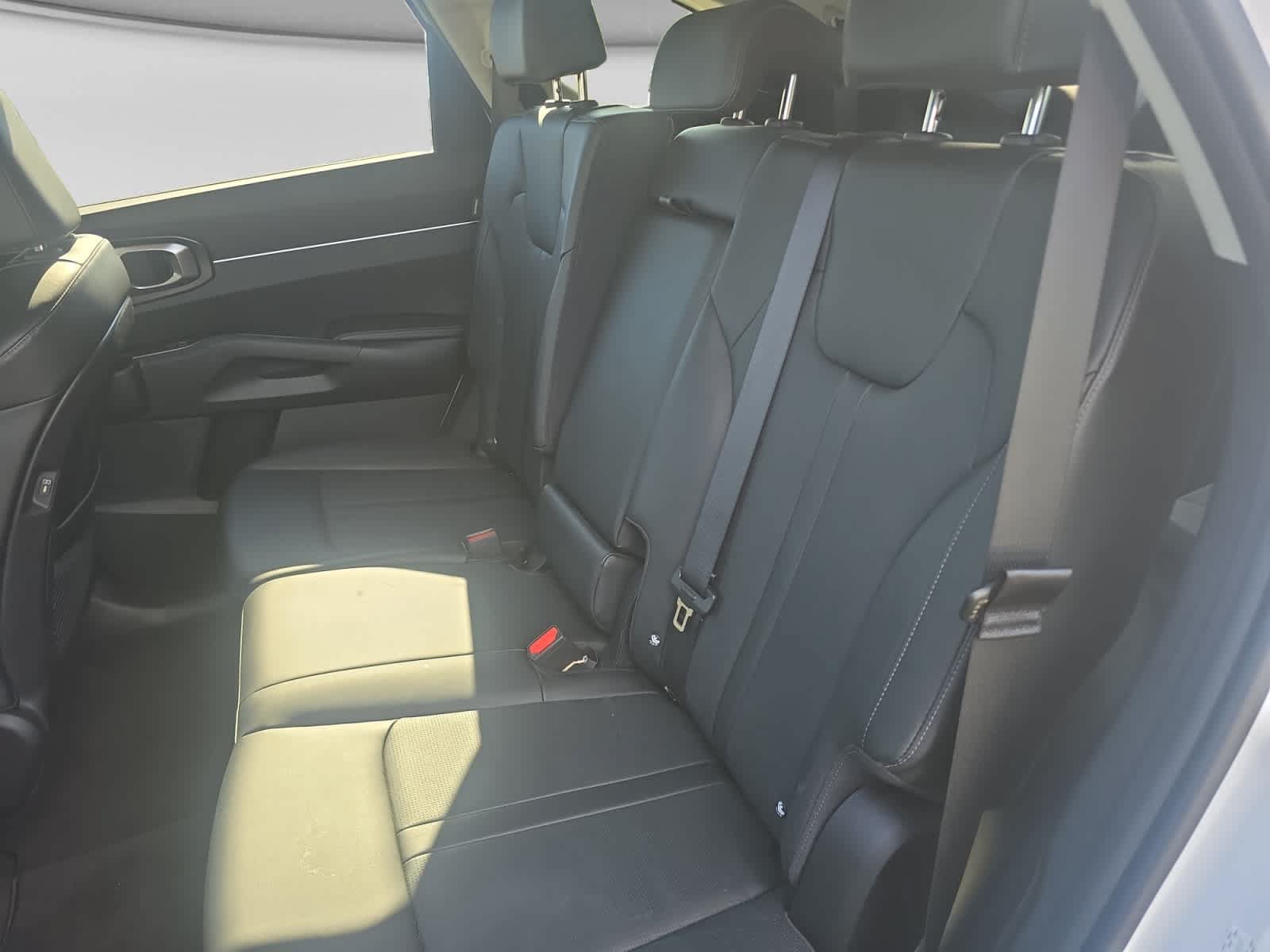 Used 2025 Kia Sorento S FWD image 12