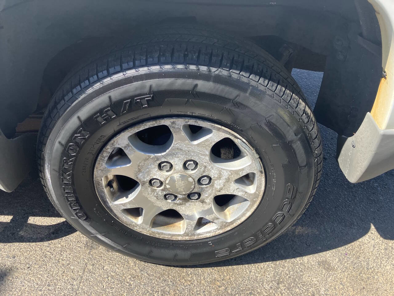 Used 2002 Chevrolet Suburban Z71 image 13