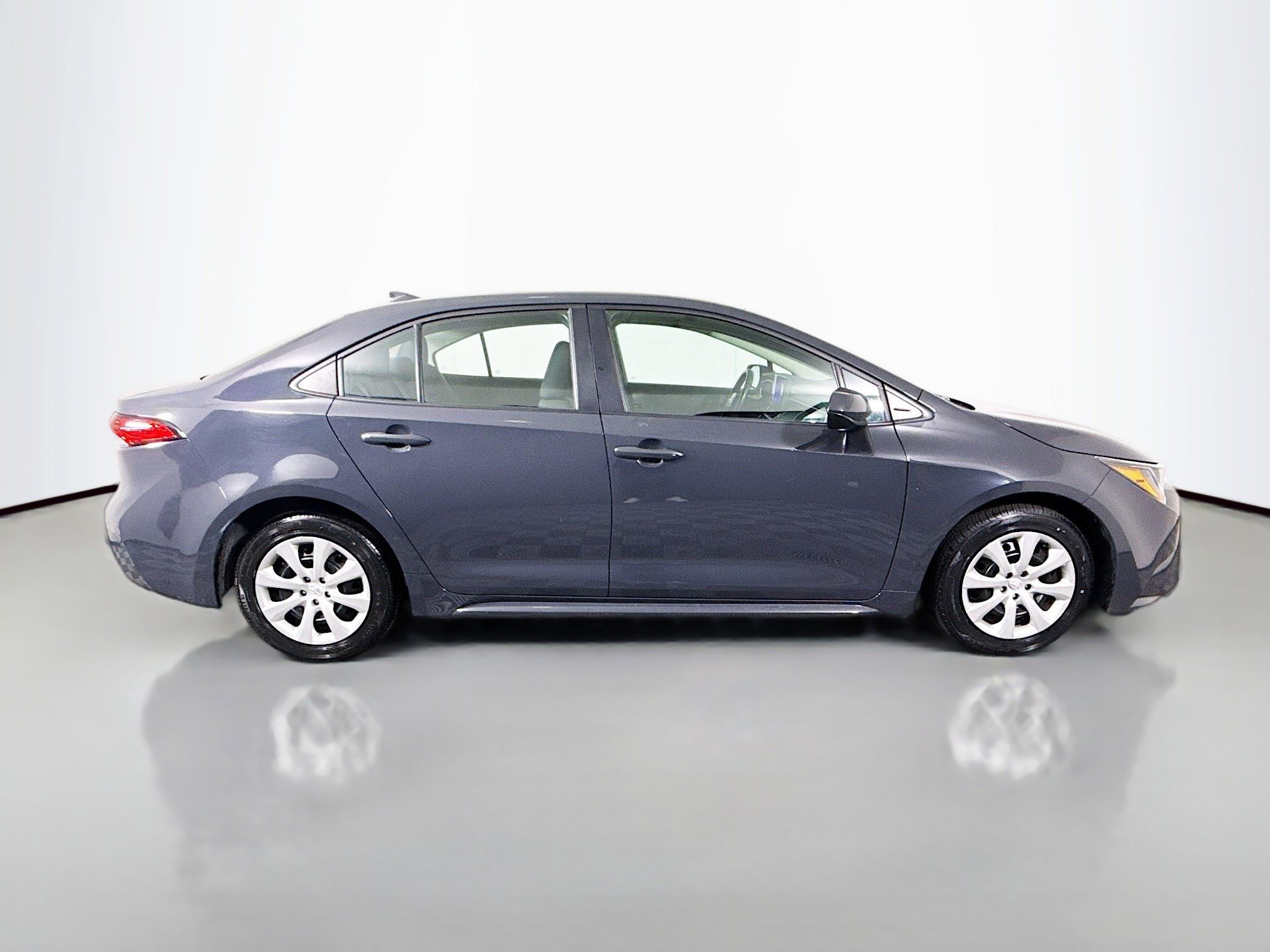 Used 2024 Toyota Corolla LE FWD image 11