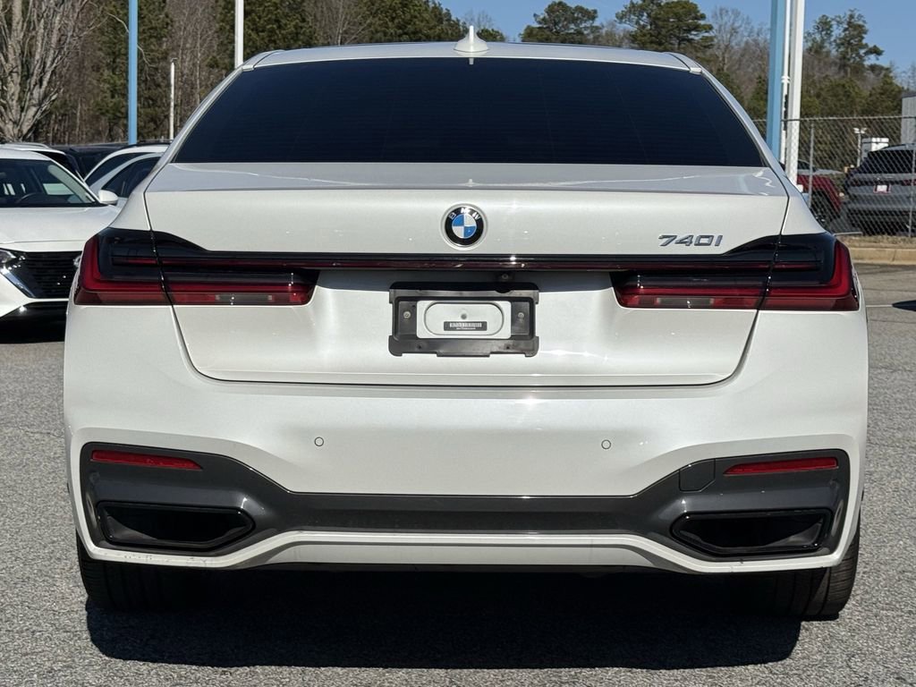 Used 2022 BMW 740i w/ M Sport Package RWD image 28