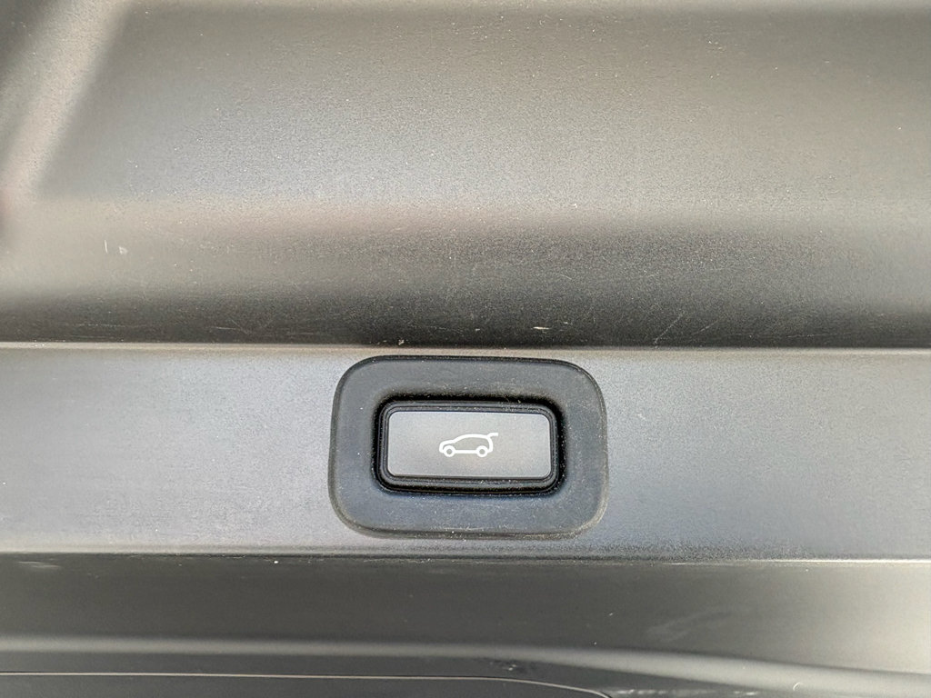 Used 2023 Land Rover Range Rover Long Wheelbase SE AWD/4WD image 12
