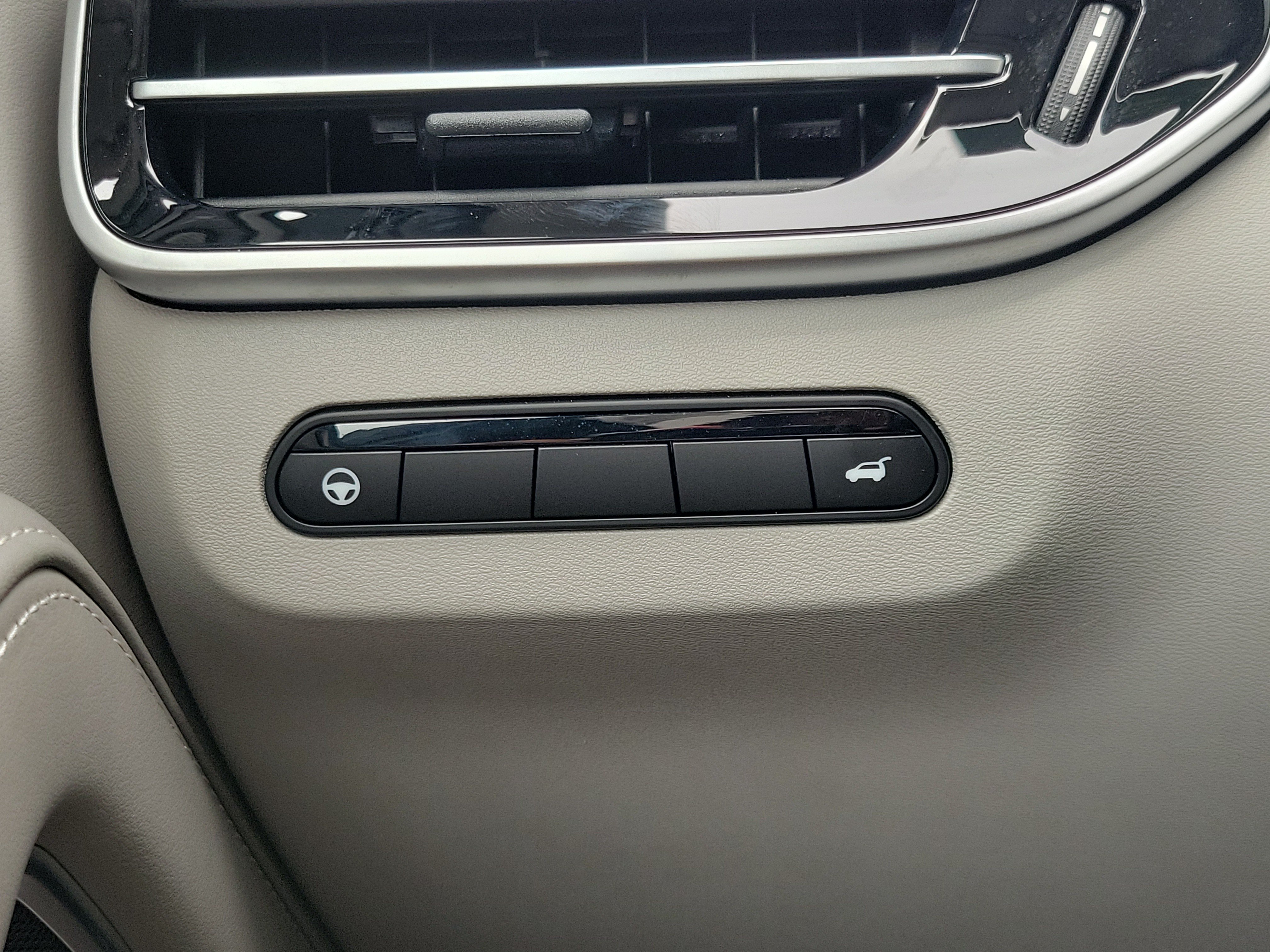 Certified 2026 INFINITI QX60 Luxe w/ Cargo Package FWD image 27