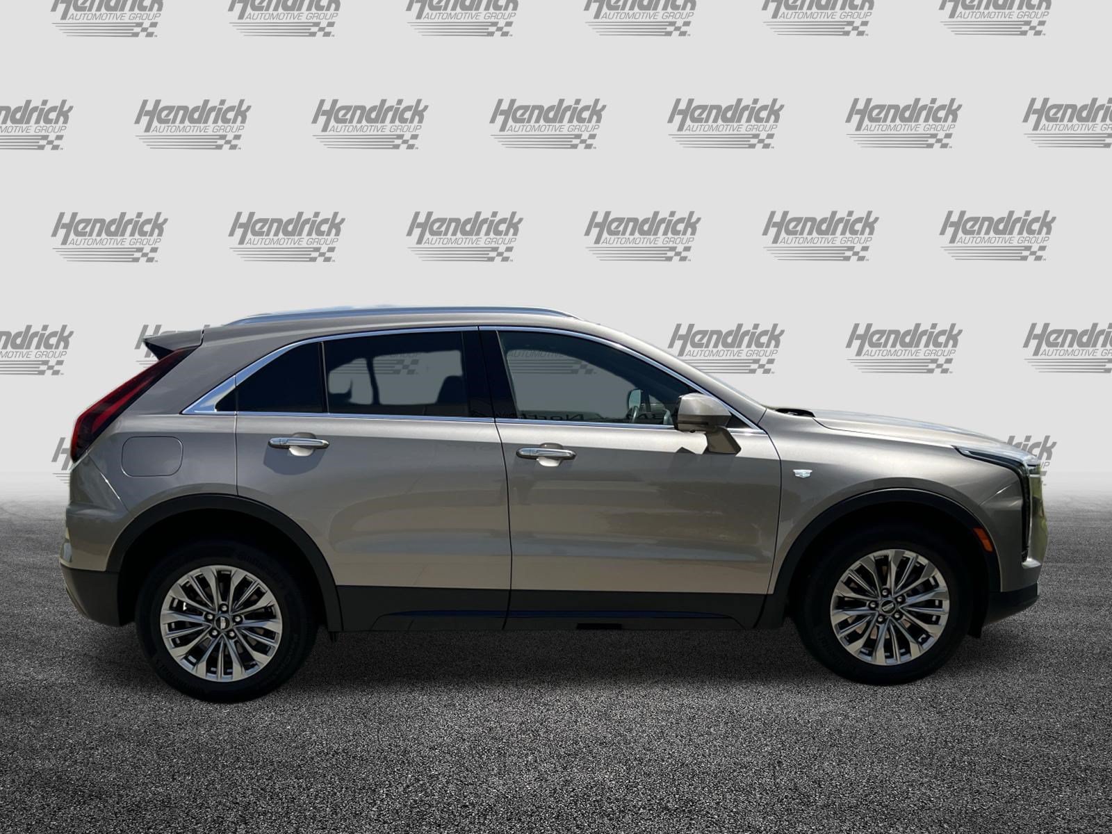 Used 2025 Cadillac XT4 Premium Luxury FWD image 10