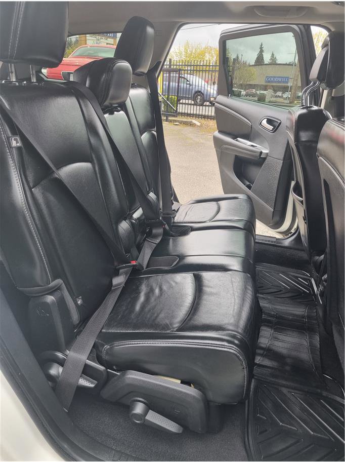 Used 2012 Dodge Journey R/T w/ Flexible Seating Group image 12