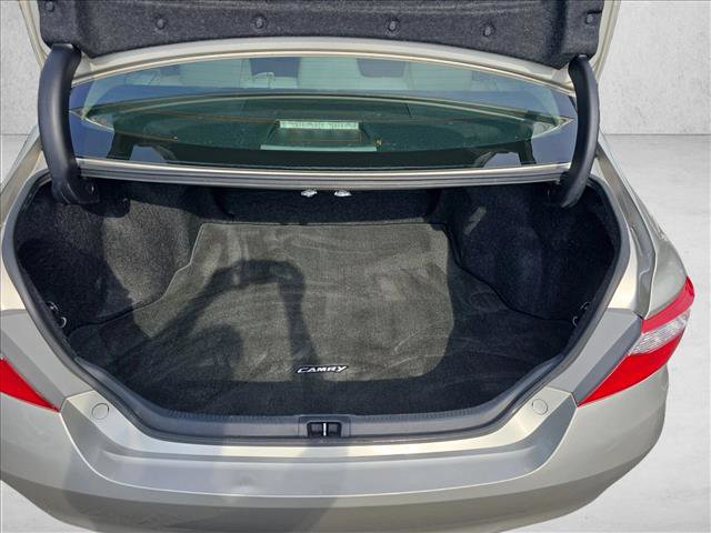 Used 2015 Toyota Camry LE FWD image 12