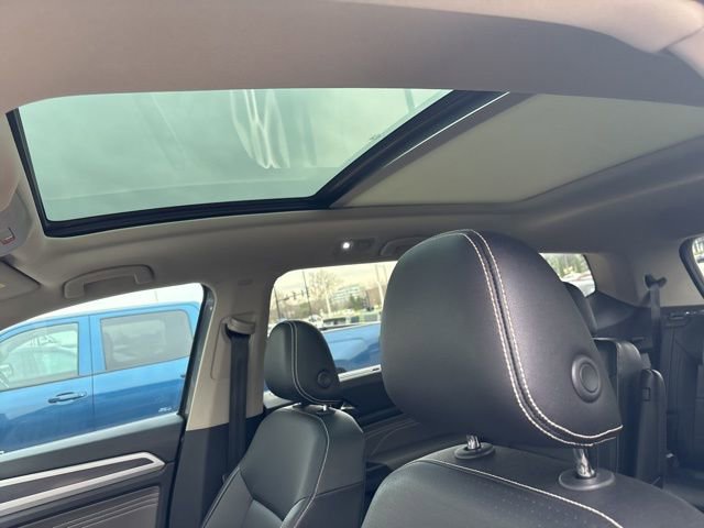 Used 2021 Volkswagen Atlas SEL R-Line image 9