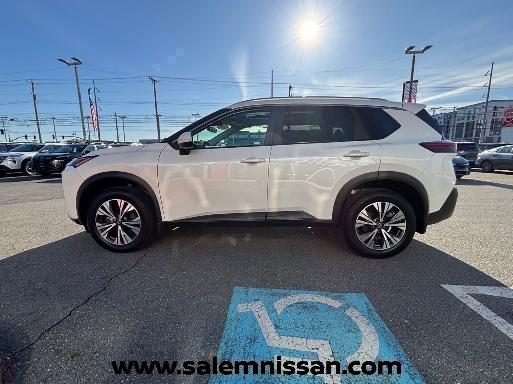 Certified 2023 Nissan Rogue SV w/ SV Premium B Package AWD/4WD image 4