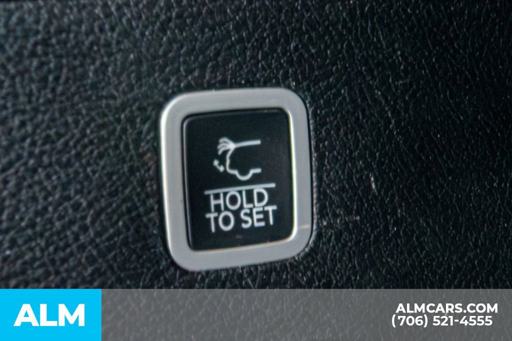 Used 2022 Jeep Wagoneer Series III w/ Premium Group I image 18