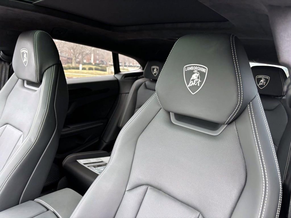 Used 2023 Lamborghini Urus S image 24