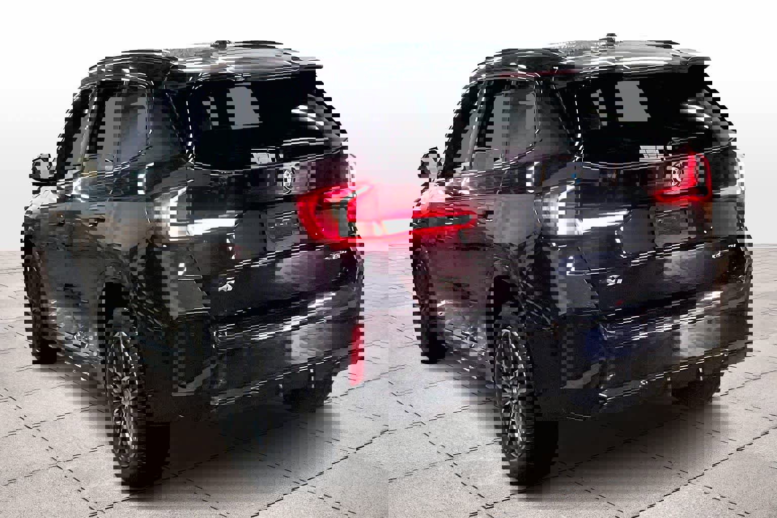 Used 2023 BMW X1 xDrive28i w/ Premium Package image 14