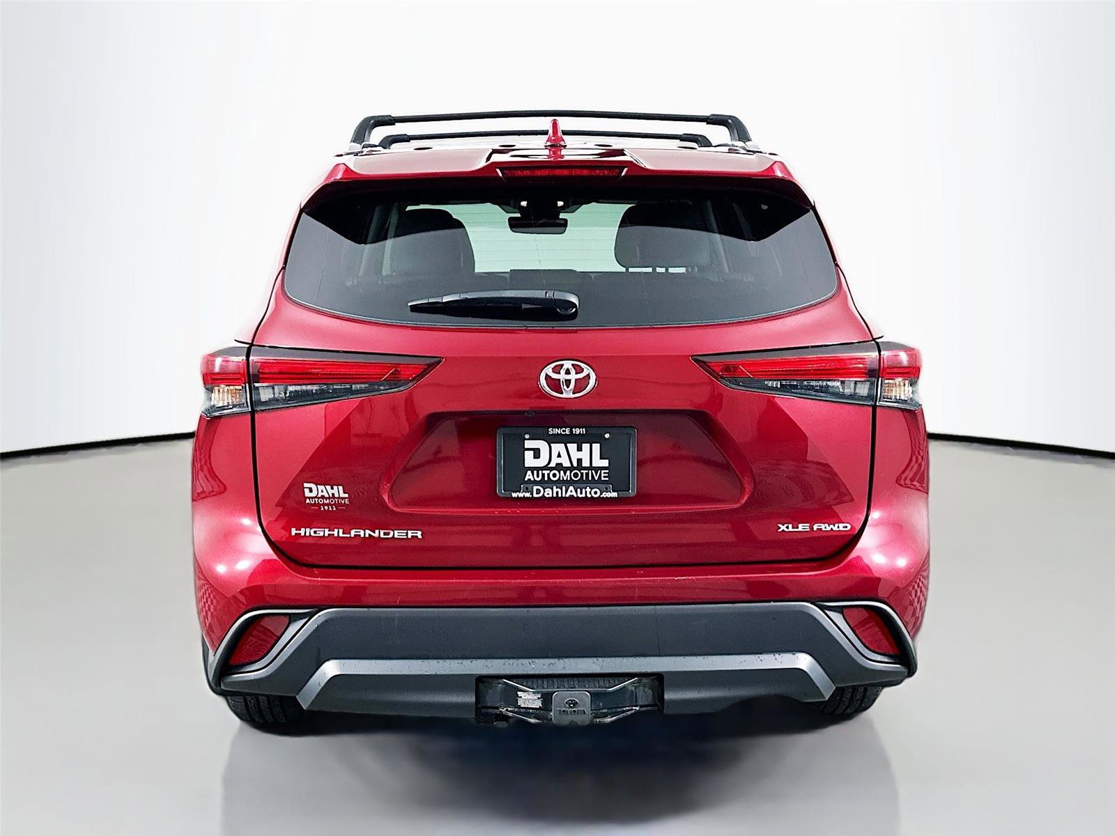 Certified 2021 Toyota Highlander XLE AWD/4WD image 12