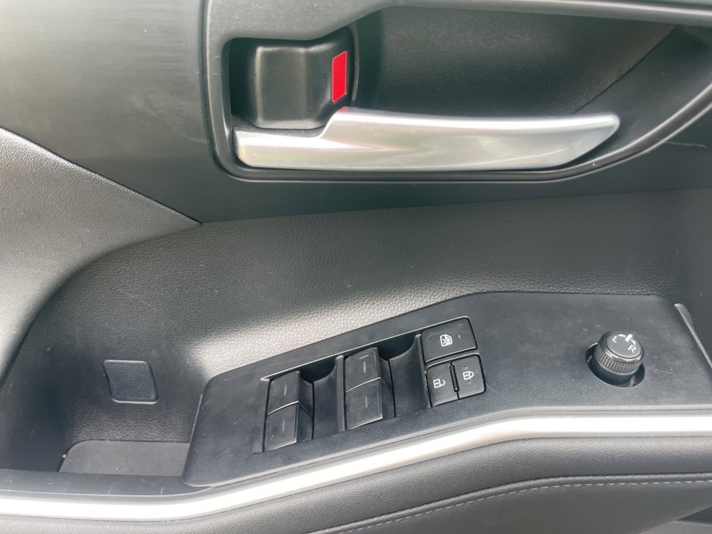 Used 2024 Toyota Highlander XLE image 16