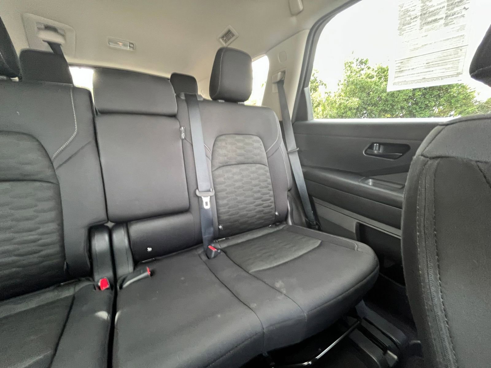 Used 2025 Nissan Pathfinder SV image 40