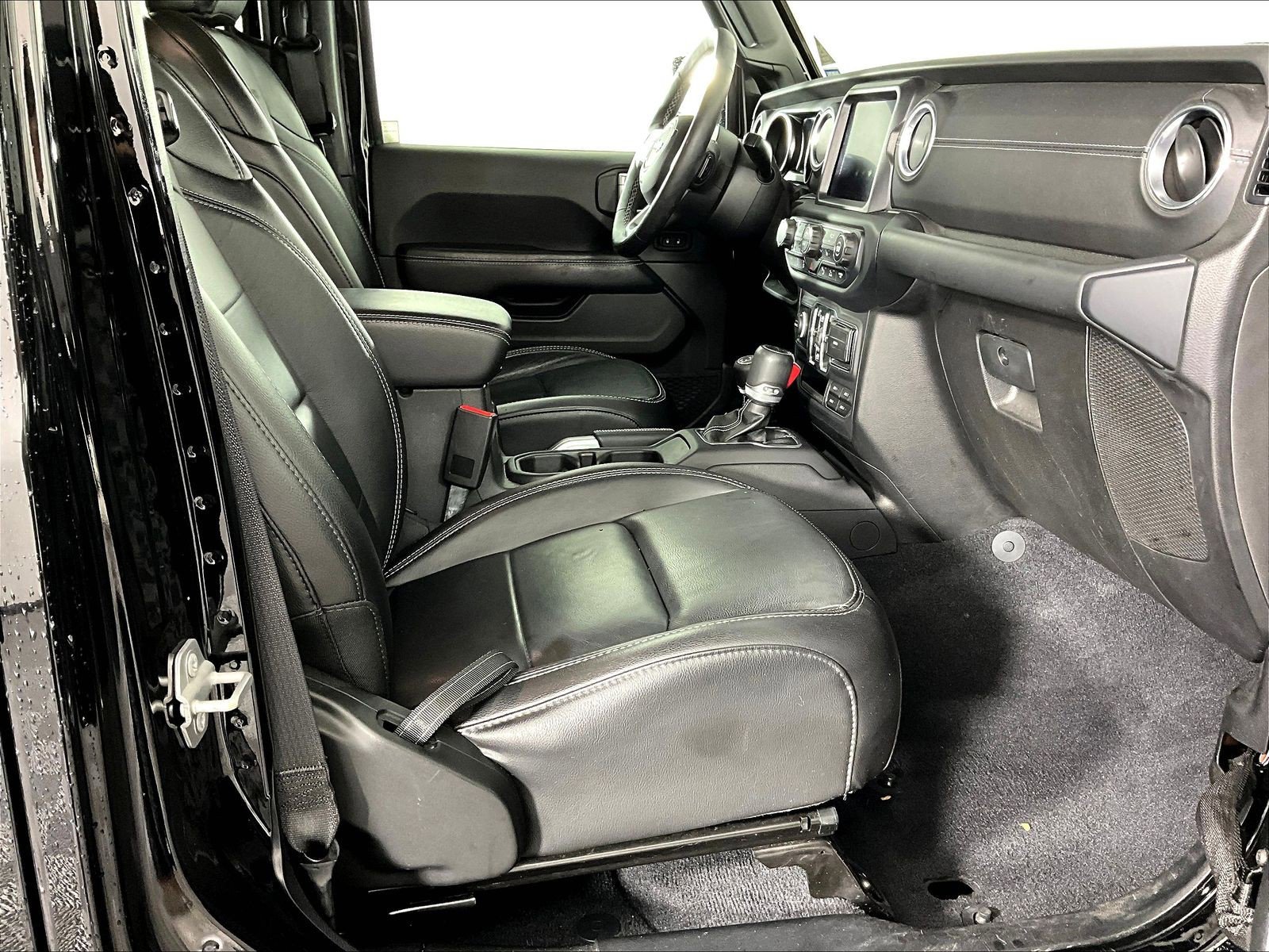 Used 2020 Jeep Gladiator Overland AWD/4WD image 27