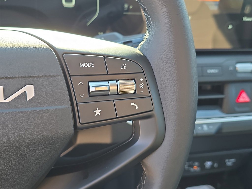 New 2025 Kia K4 EX image 33